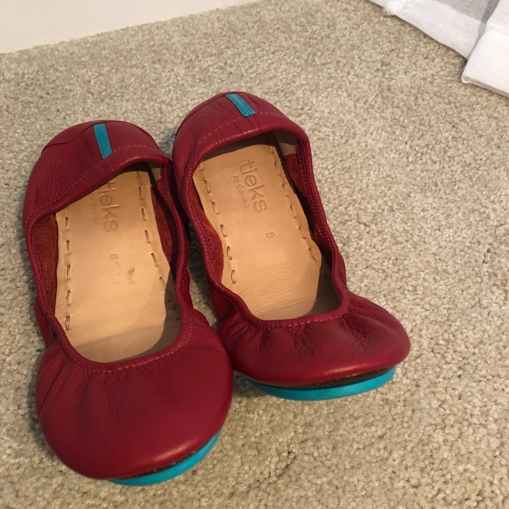 tieks by Gavrieli- NEVER WORN. Cardinal Red. Size8